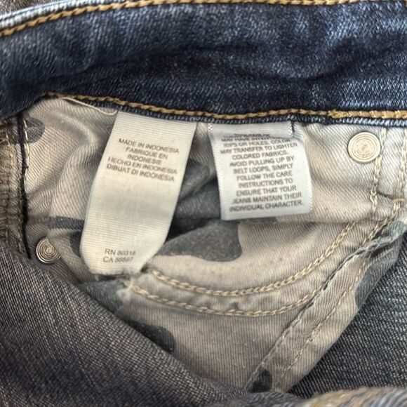 Lucky Jeans - Picture 6 of 7